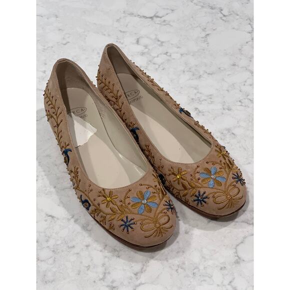 Circa Joan & David Women’s Embellished Floral Suede Slip On Shoes Size 7 Cream - Picture 1 of 7